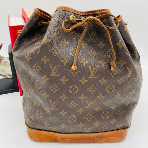 SOLD Noe GM Louis Vuitton Bucket Drawstring - Picture 2 of 15